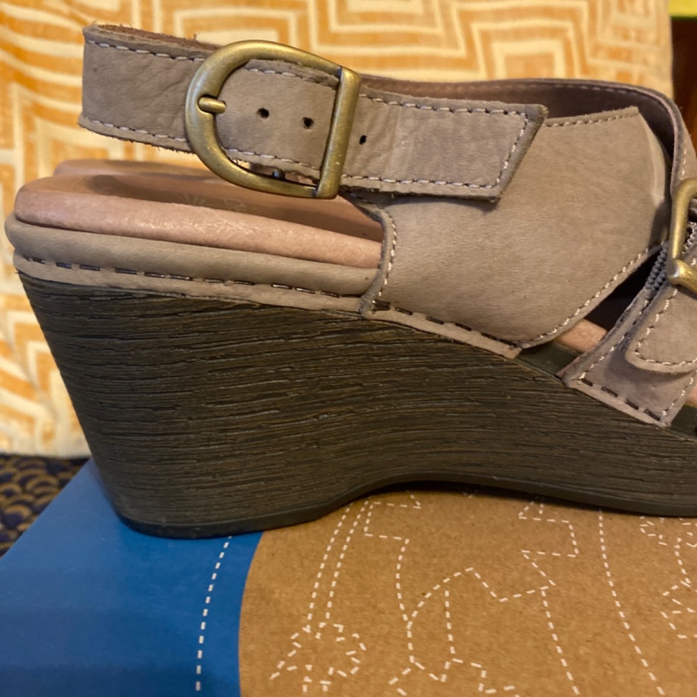 Dansko Clog Nubuck Taupe Size 38 NIB - Picture 5 of 6